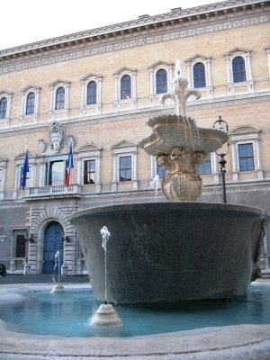 Rome - Piazza Farnese.JPG