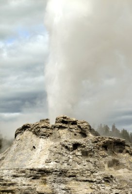 Castle Geyser - minor eruption