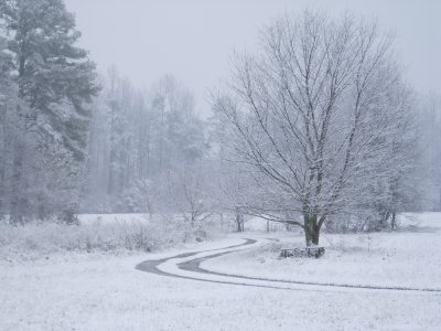 Dscn01930001Merryoaks driveway snow 1.JPG