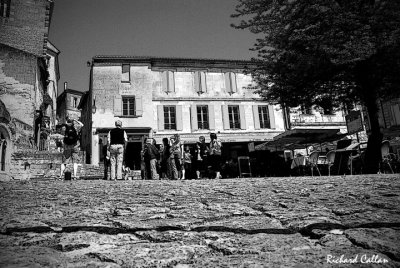 Les touristes dans St. Emilion