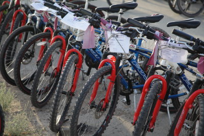 Sowers Cycling in Xin Jiang