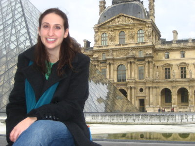 Francine in front of the Louvre