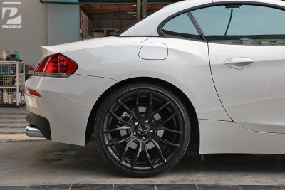 Breyton GTS Gloss Black