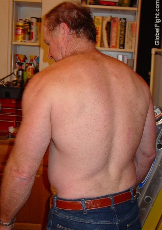 husky irish man big back hairy muscles.jpg