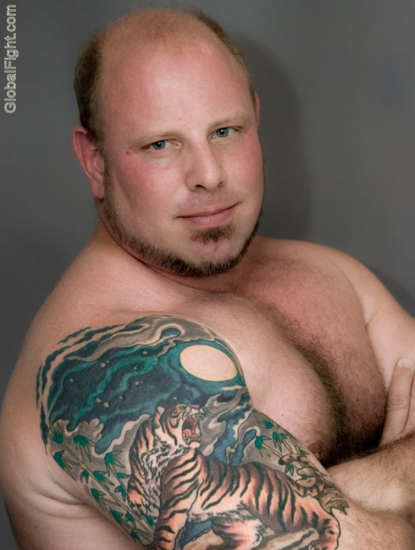 Tattooed Big Arms Daddy Bikers Chest Tattoos Guys Sports Tats Back Tatoos Legs Body Art