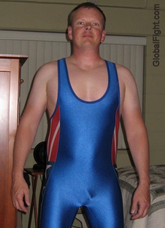 dorm room muscleboy college wrestler webcam shows singlet.jpg