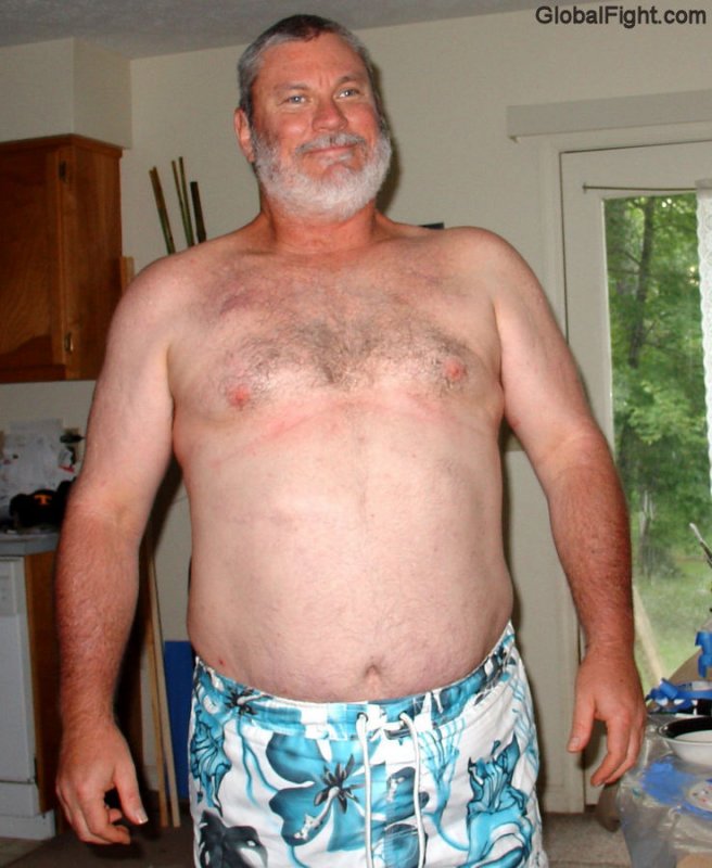 a tall bearded daddy gym shorts hairychest pics.jpg