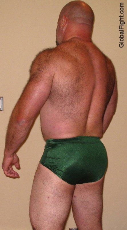 hairyback powerlifter daddies furry back arms pics.jpg