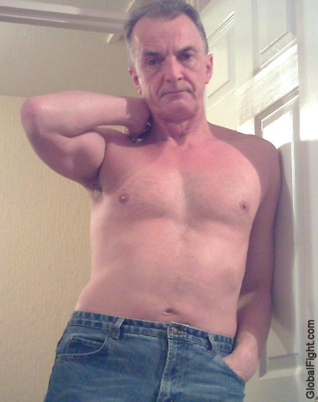 older silverdaddies home self pics daddy photos shirtless older silverdaddies home self pics daddy photos shirtless
