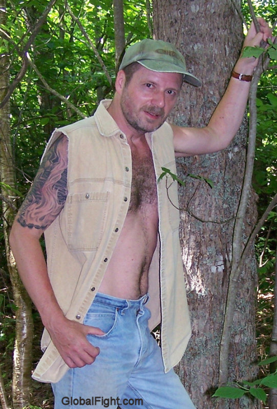 veryhot country guy redneck woodsmen.jpg