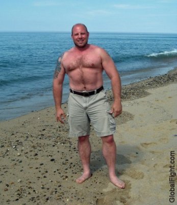 muscle beach daddy bear huge hairy chest.jpg
