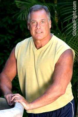 hot handsome older silverdaddie fox.jpeg