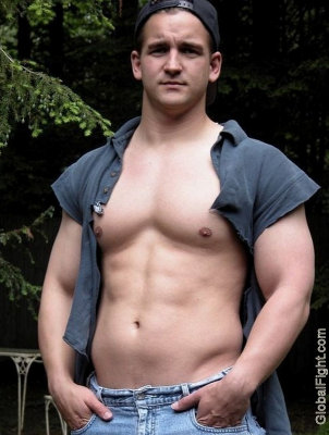 bodybuilder gay hunk ripped torn shirt sixpack abs pics.jpg