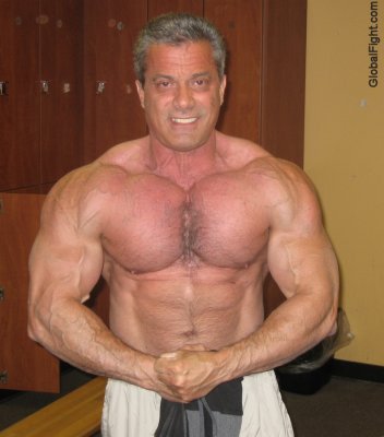 massively well built hunky sexy bodybuilders photos.jpg
