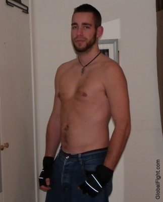 well built slender man upper body strength workout pics.jpg