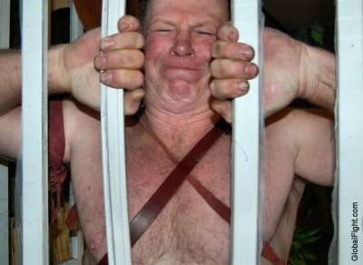 oldermen cage fighting pictures beaten flogged guys.jpg