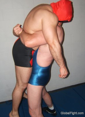 man bearhugged going limp into unconcious.jpg