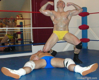 musclestuds wrestling fighting.jpg
