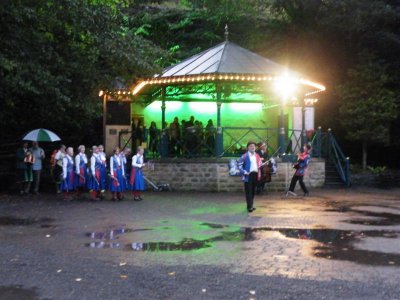 Three Shire Clog Dancers brave the rain at Matlock Bath