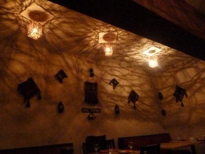 Lebanese restaurant lighting