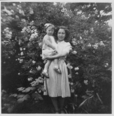 004 Eva with Margaret (Cousin Eric's daughter) taken in Uncle Tom's garden