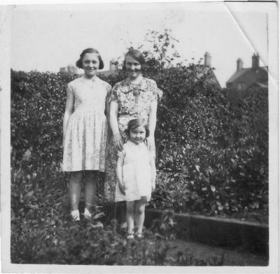 074 Grandma, Eileen and Eva