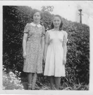 098 Mum with Nellie Manchester Lynn's mum