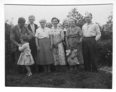 128 Family group Grandma, Grandad, Mum, Dad etc