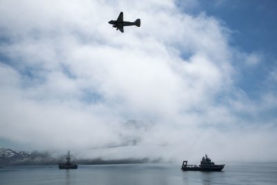 DC3 over Shell Oil Co.s Arctic drilling vessels