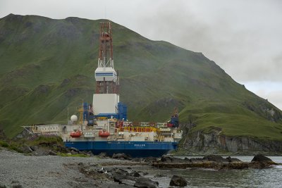 Kulluk leaves Captain's Bay for the Arctic