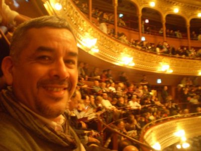 Raul at Teatro Colon.jpg