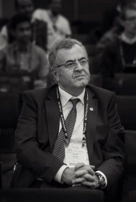 Prof. mer Yavas