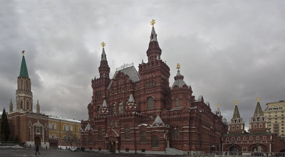 Looking back at the Historical Museum & Nkolskaya Tower