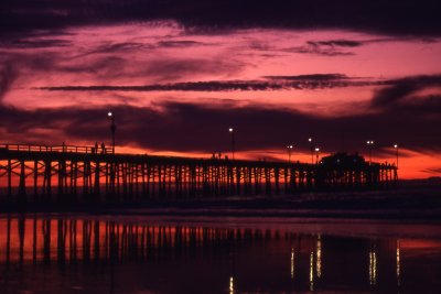 GOING     1983 Huntington Beach Pier-5.jpg
