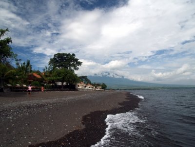 GB270007-East_Bali-Amed_MtAgung_small.jpg