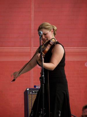 Fiddle player with Elizabeth Cook