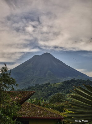 Arenal Volcano HDR.jpg