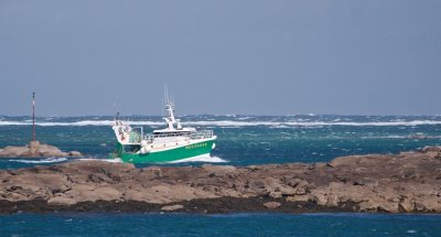 Roscoff - narrow channel2.jpg