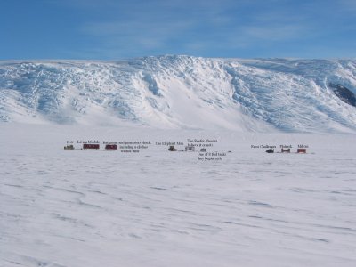 The fleet heading up the Leverett Glacier thru the Transantaric Mtn to the Plateau.JPG