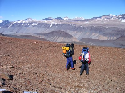 Simon and S heading down from Electra base toward Labrinyth.JPG