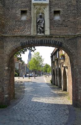 Oostpoort, looking into the old town