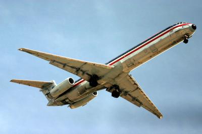 AA MD-83