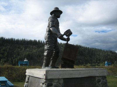 IMiners monument Dawson City