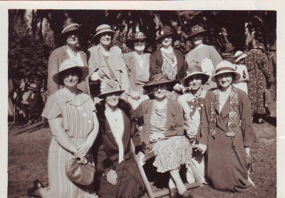 Group of friends - probably Maryborough Back To