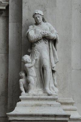 Sculpture sur le canal