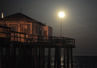moon over the pier 277.jpg