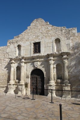 The Alamo  entrance fascade 770.jpg