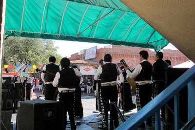 local Mariachi youth band on Saturday morning 811.jpg