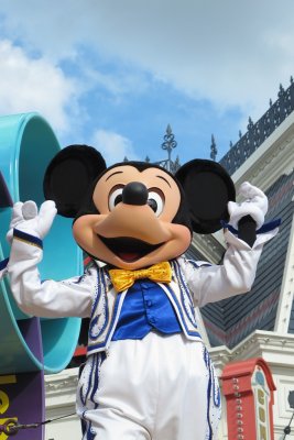 our host MIckey Mouse 868.jpg