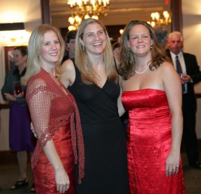 GV3B5792ThreeAmigas.jpg